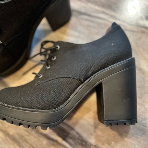 H&M Black Divided Ankle Bootie Chunky Heel 8.5 - Picture 5 of 8